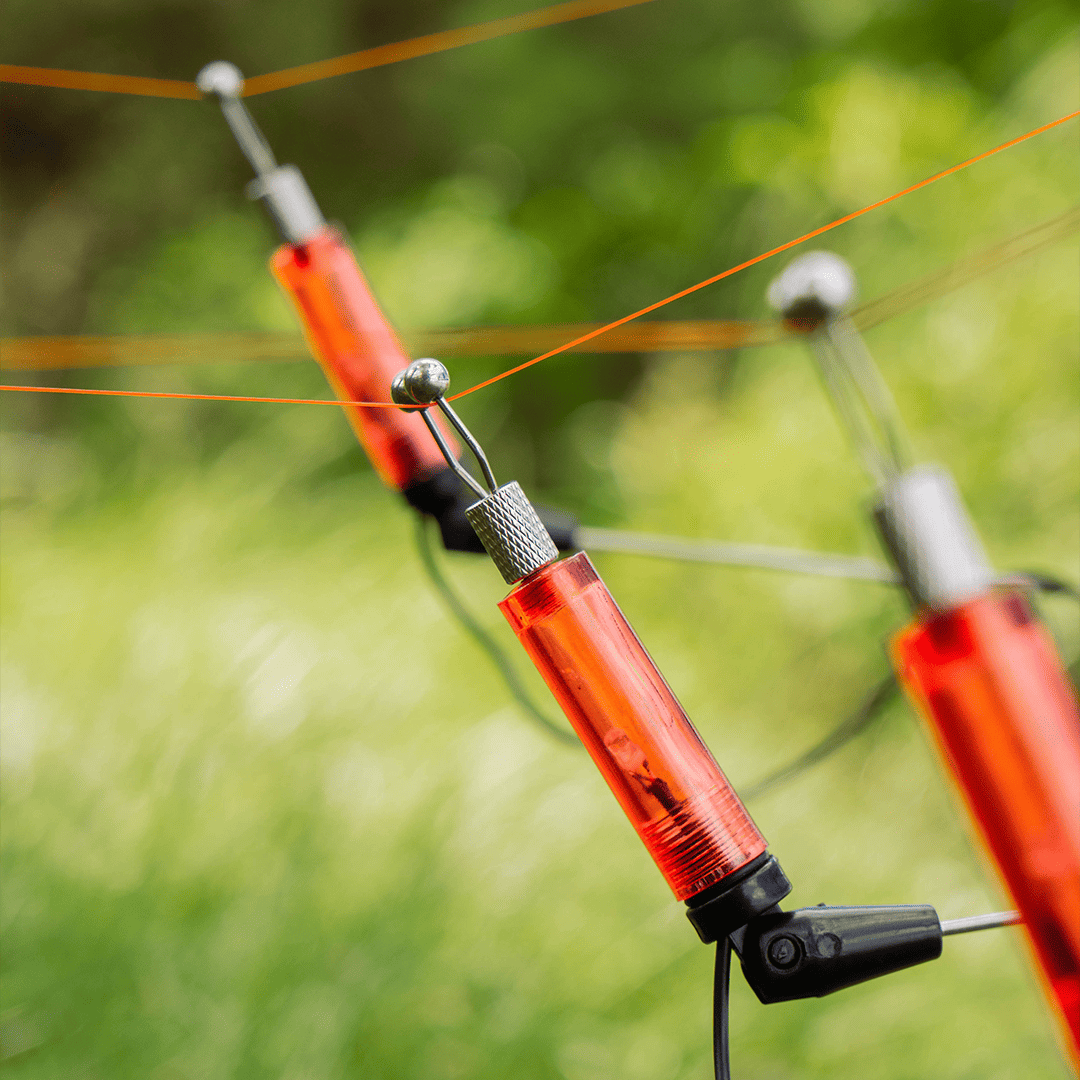 Pirs Свінгер металевий з кріпленням, штангою та LED-підсвіткою